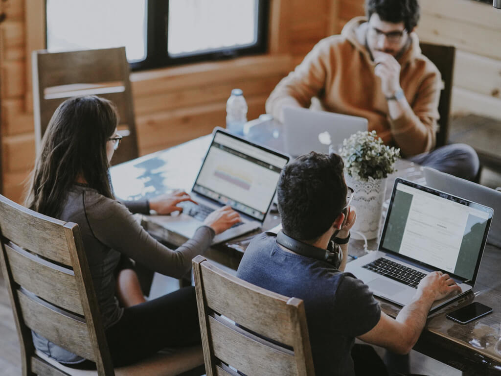 Giao Dịch Demo: Làm Quen Trước Khi Đầu Tư Thật